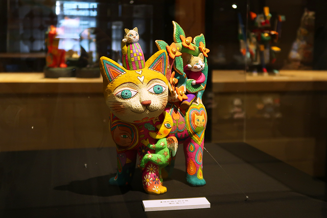 櫻井魔己子「尾花猫と招き猫」.png